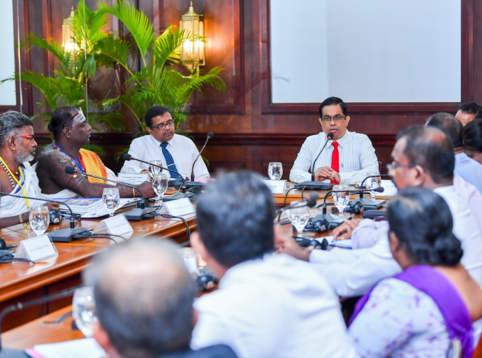 Secretary to the President Meets Upcountry Hindu Priests 